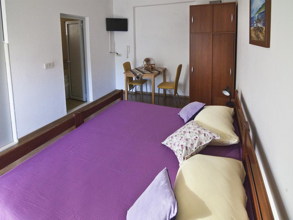 Era Apartment *